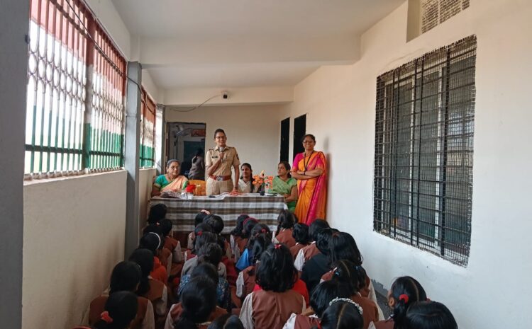  पोलीस स्थापना दिवसाच्या अनुषंगाने जिल्हा परिषद प्राथमिक शाळा उंब्रज तालुका कराड जिल्हा सातारा या ठिकाणी भेट