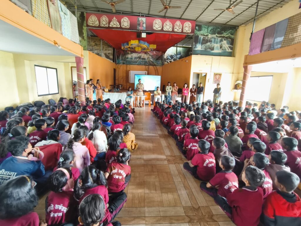 महाराष्ट्र पोलीस स्थापना दिवसाच्या अनुषंगाने यशस्वी अकॅडमी उंब्रज तालुका कराड जिल्हा सातारा या ठिकाणी आयोजित कार्यक्रम